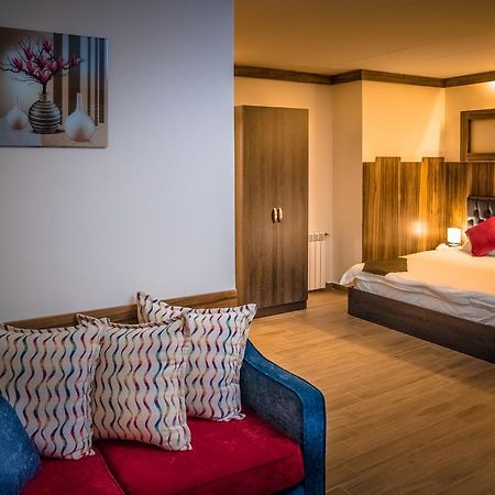 White Cedar Hotel &Resort อัลอาร์ซ ภายนอก รูปภาพ